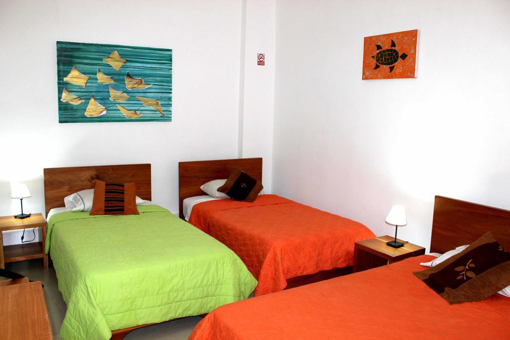 The Galapagos Pearl B&B Puerto Ayora  Zimmer foto